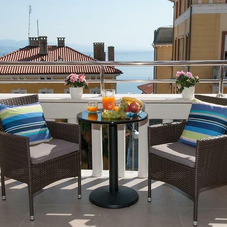 Iva, Opatija Centar Apartment Екстериор снимка