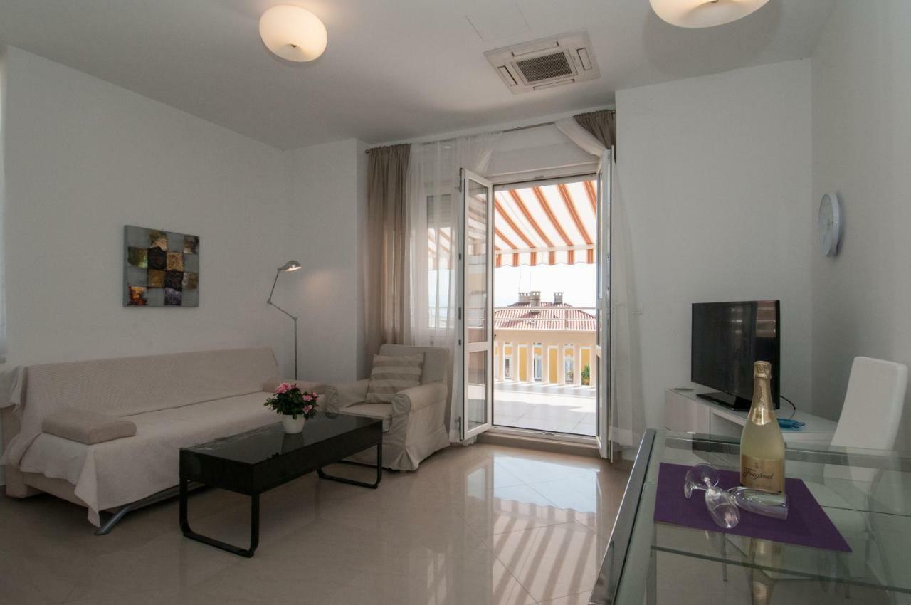 Iva, Opatija Centar Apartment Екстериор снимка