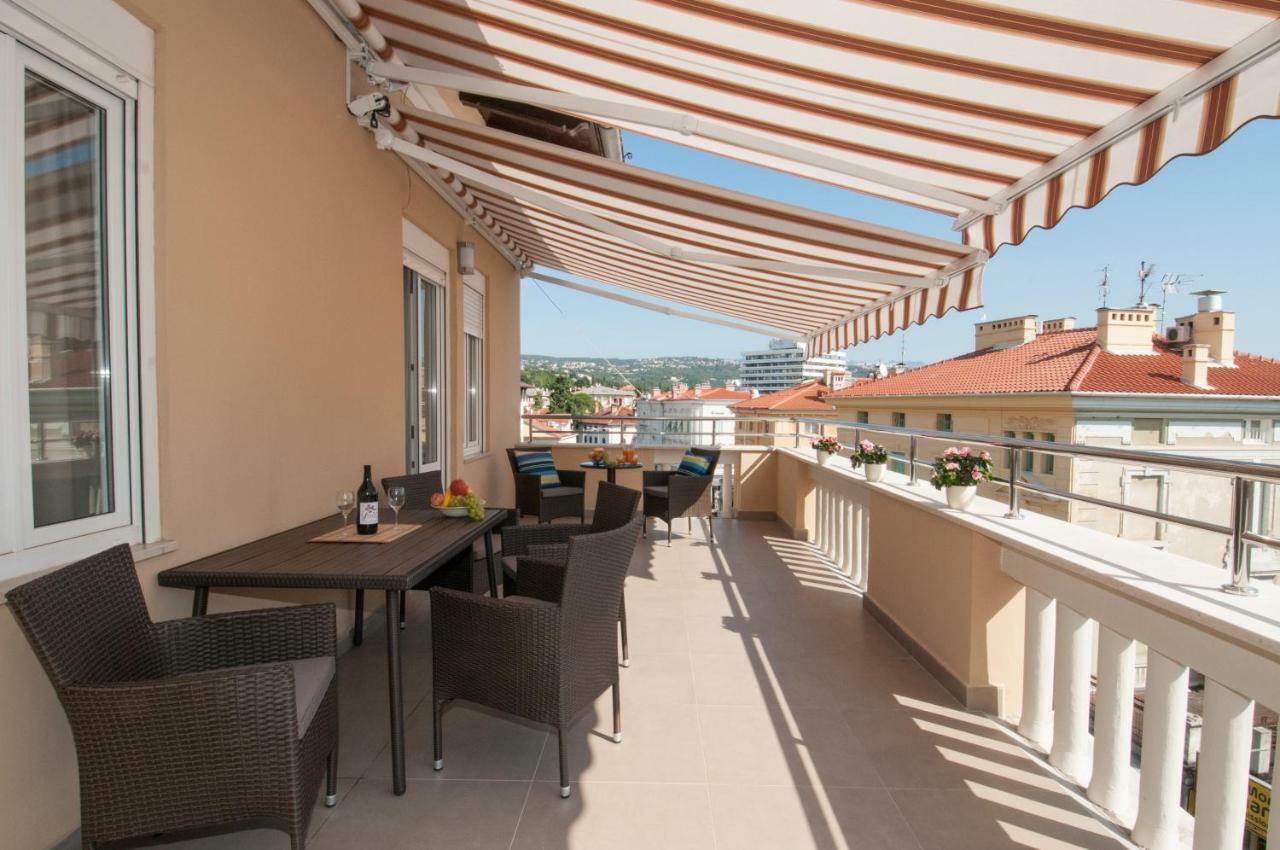 Iva, Opatija Centar Apartment Екстериор снимка