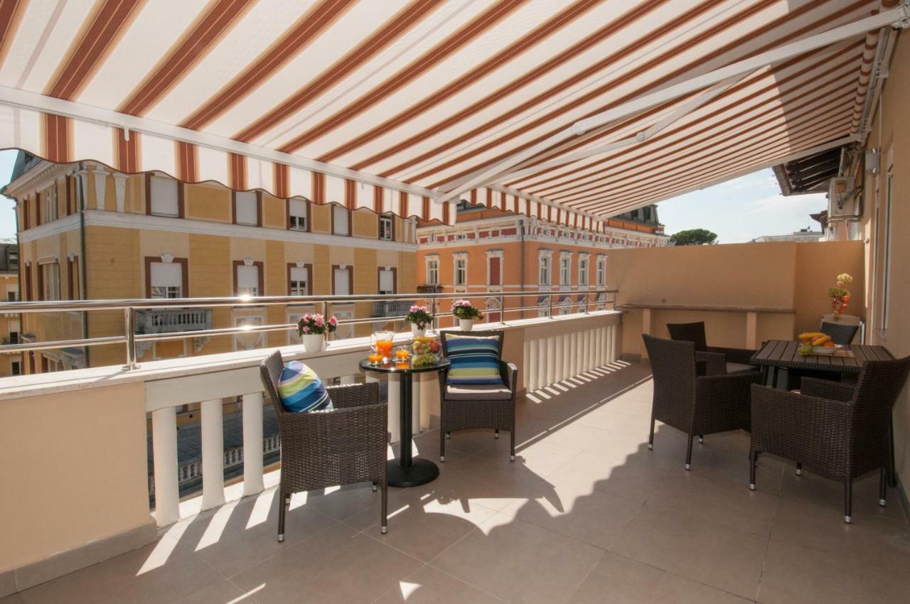 Iva, Opatija Centar Apartment Екстериор снимка