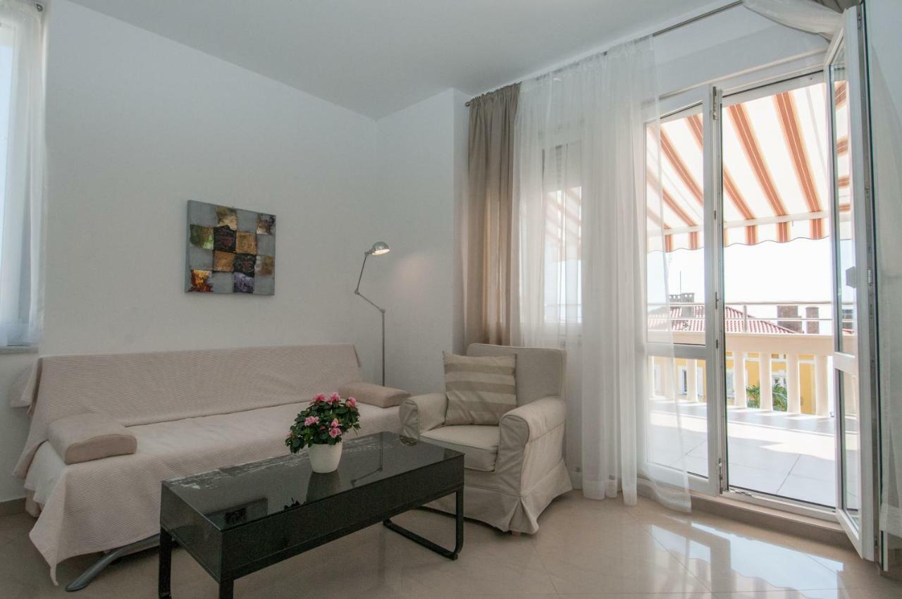 Iva, Opatija Centar Apartment Екстериор снимка