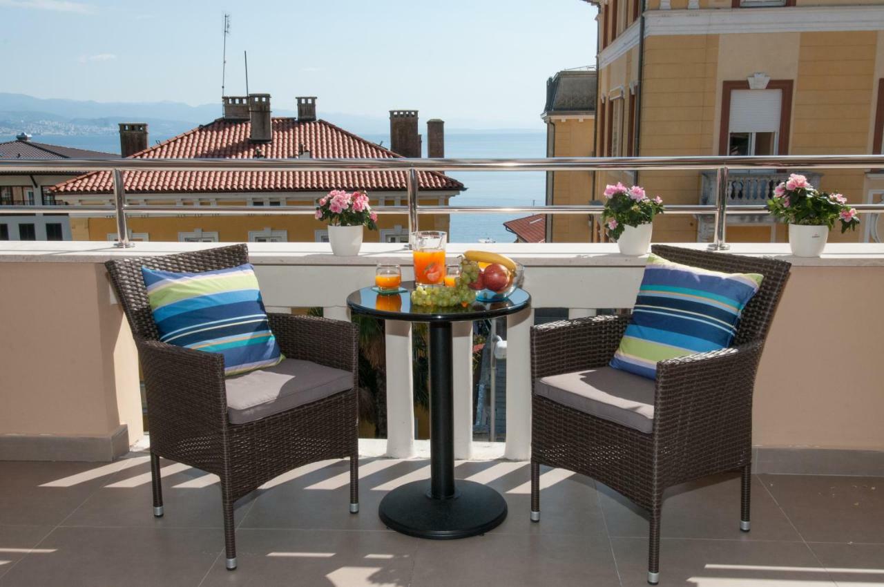 Iva, Opatija Centar Apartment Екстериор снимка